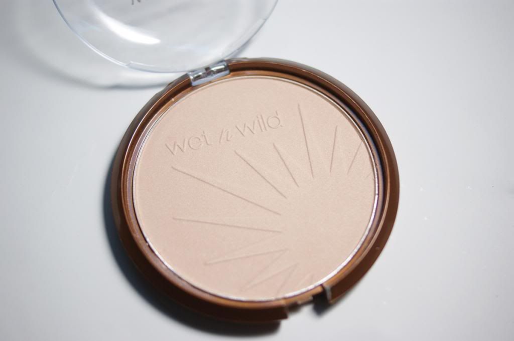 Review Wet n Wild Color Icon Bronzer SPF 15 Reserve Your Cabana