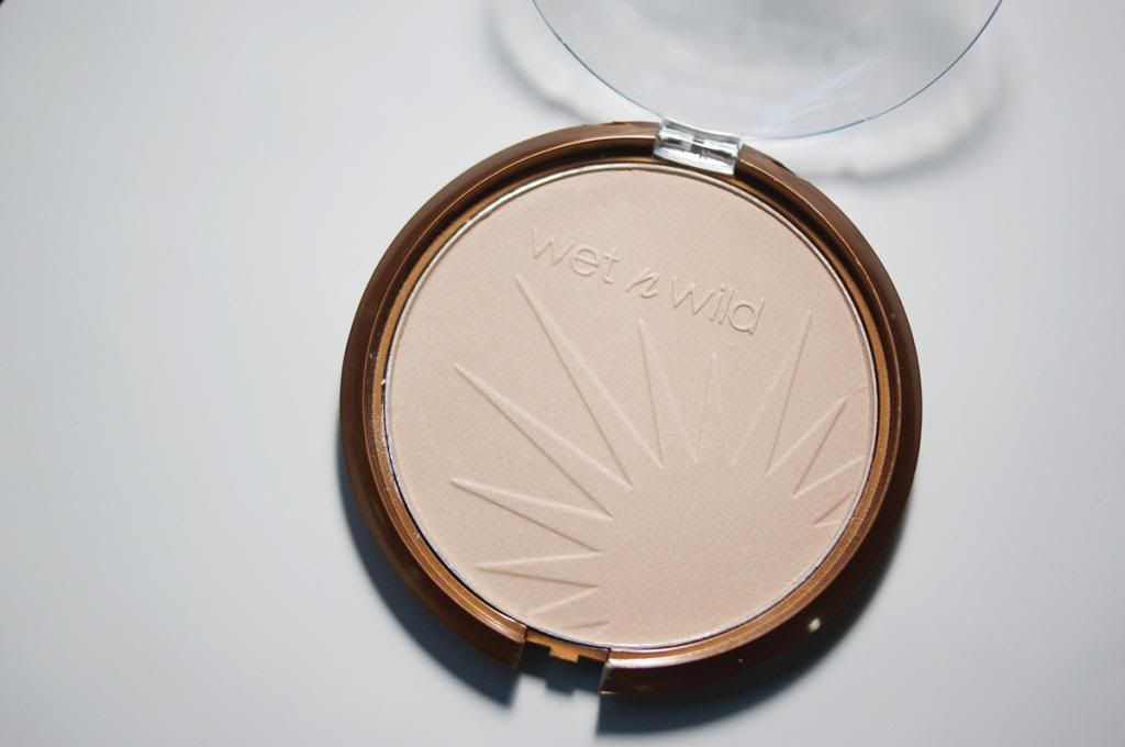 Review Wet n Wild Color Icon Bronzer SPF 15 Reserve Your Cabana
