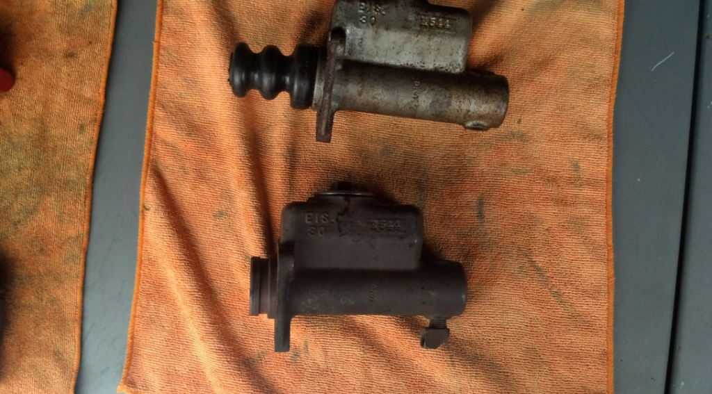 Old_Unknown_Master_Cylinders_zps3272fc58